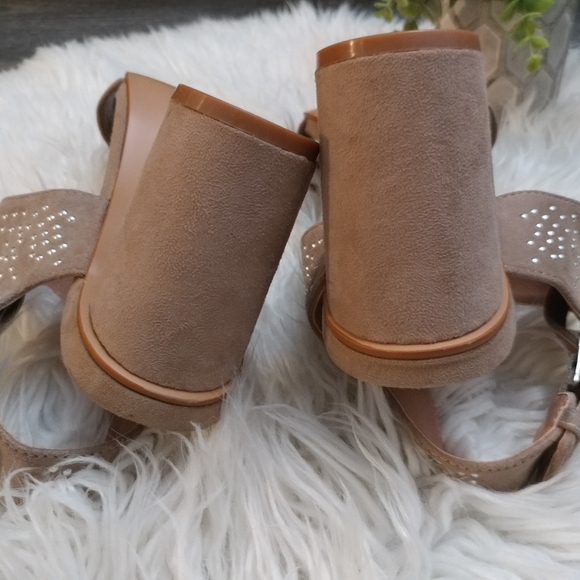 Vanessa Wu Studded Heeled Sandals

Size 40 - Picture 7 of 11